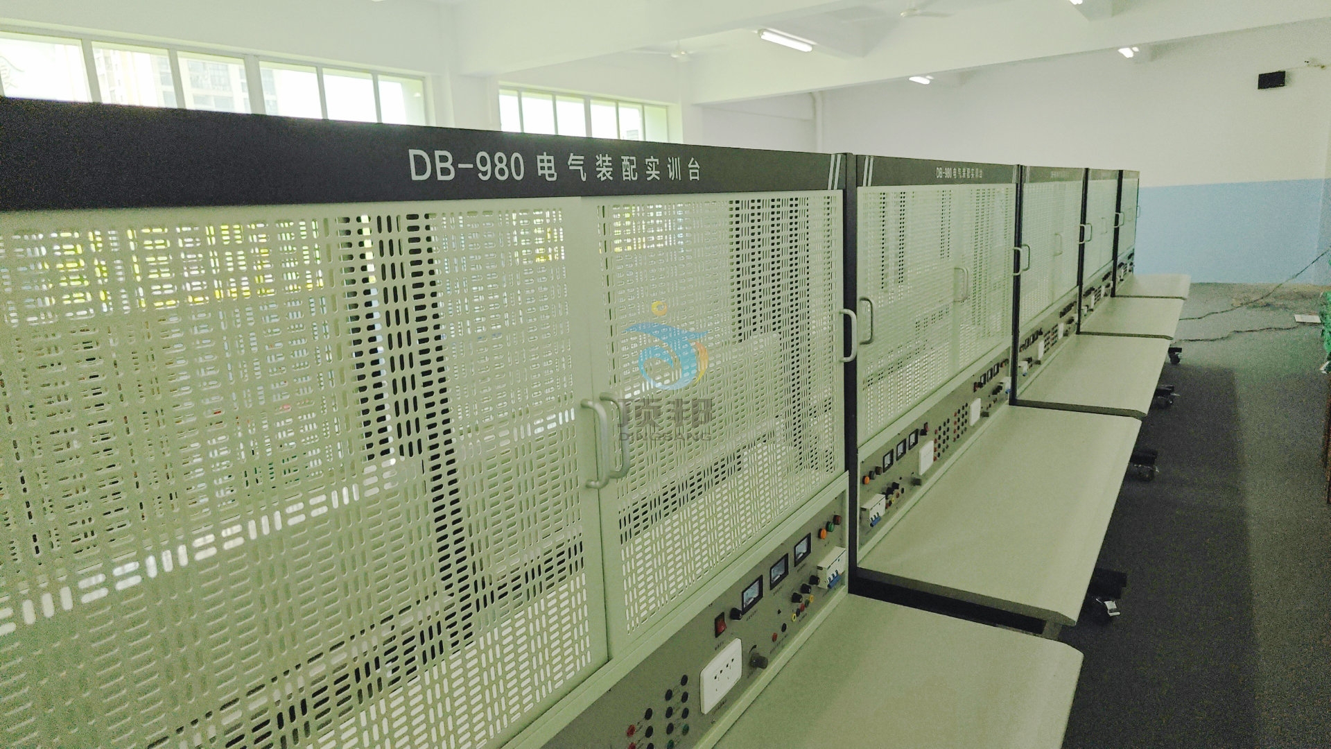 電氣裝配實訓(xùn)臺