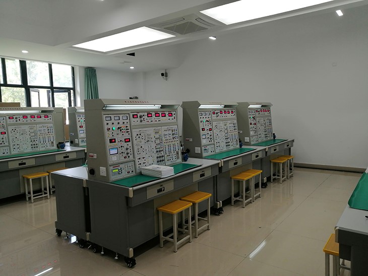電工電子電力拖動(dòng)技能實(shí)驗(yàn)平臺(tái)